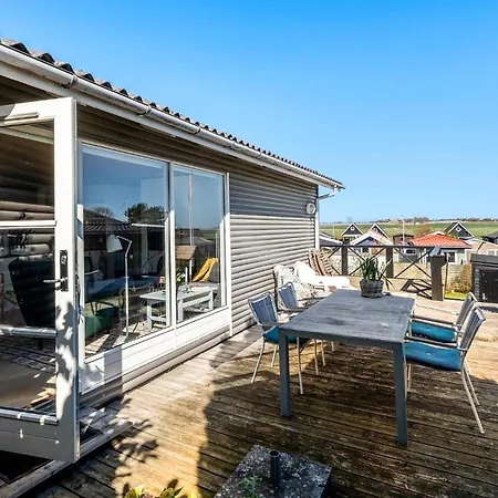 2 Bedroom Cozy In Semesterbostad