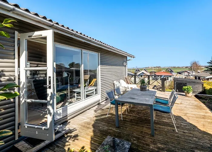 2 Bedroom Cozy In Ferienhaus